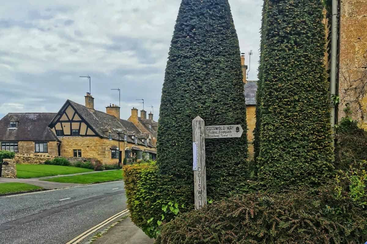 Cotswold way marker for Broadway tower walk