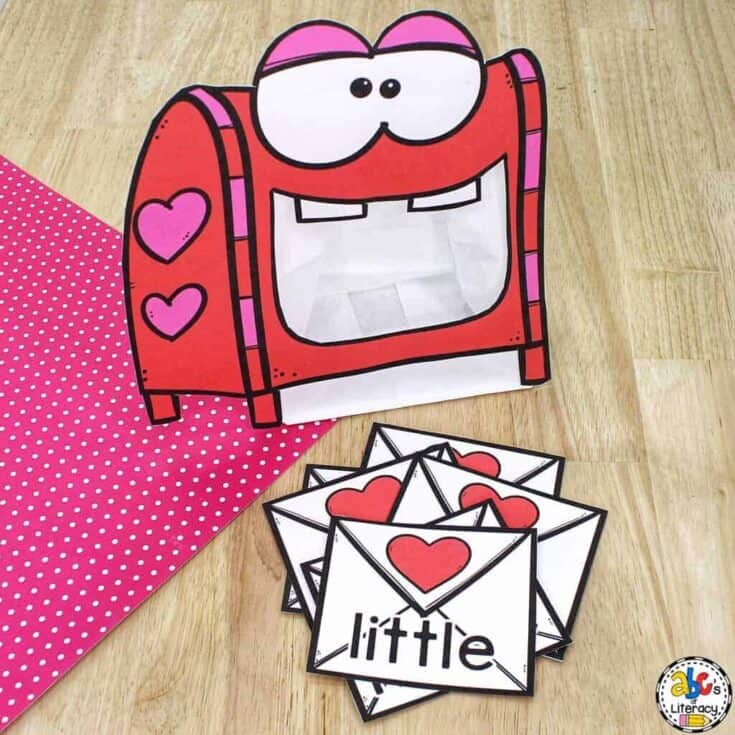 Printable monster with little envelops to eat
